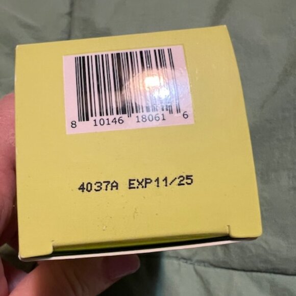 NWT Wyn Beauty Serena Williams Hydrating Skin Tint SPF 30 Shade 285 Possible - Picture 8 of 8